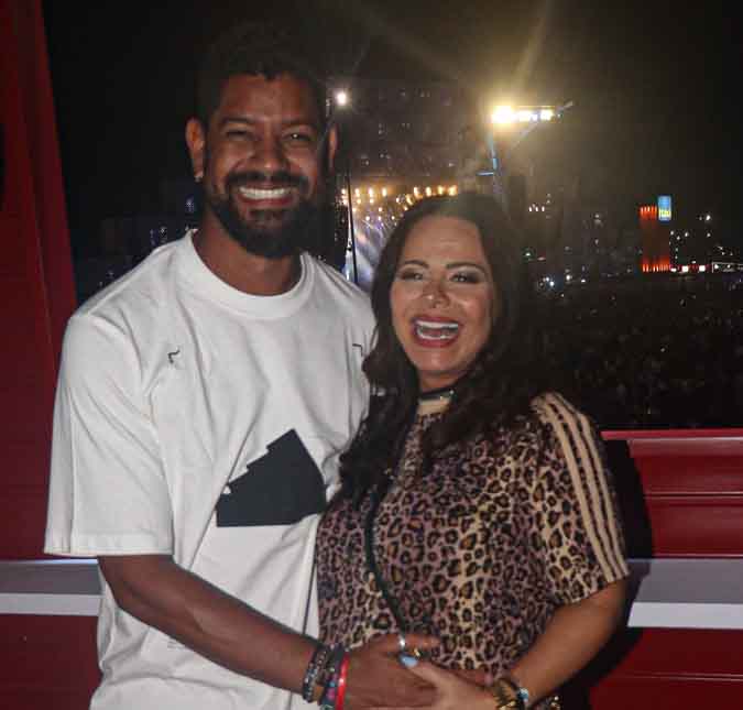 Em postagem emocionante, sogra de Viviane Araújo comemora a chegada do primeiro neto: <i>A cara do pai</i>