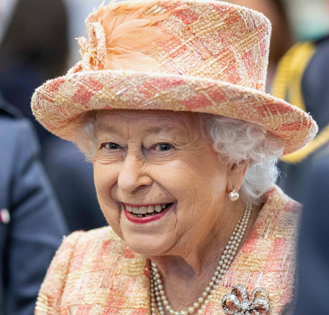 Após a morte da Rainha Elizabeth II, hino do Reino Unido passará por modificações, confira