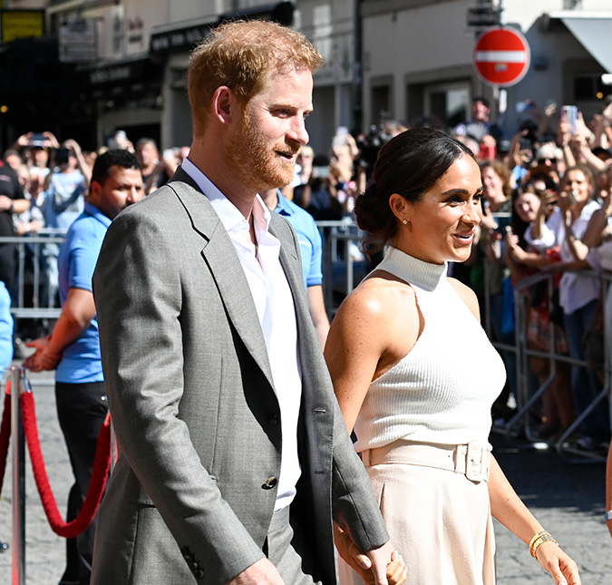 Príncipe Harry e Meghan Markle estão a caminho da Escócia após preocupação dos médicos com saúde da Rainha Elizabeth II