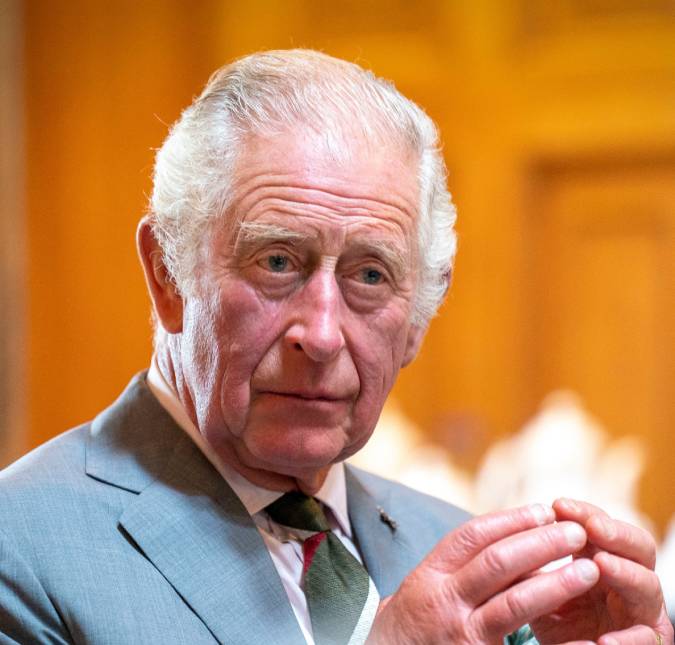 Príncipe Charles lamenta a morte da Rainha Elizabeth II em primeiro pronunciamento como rei