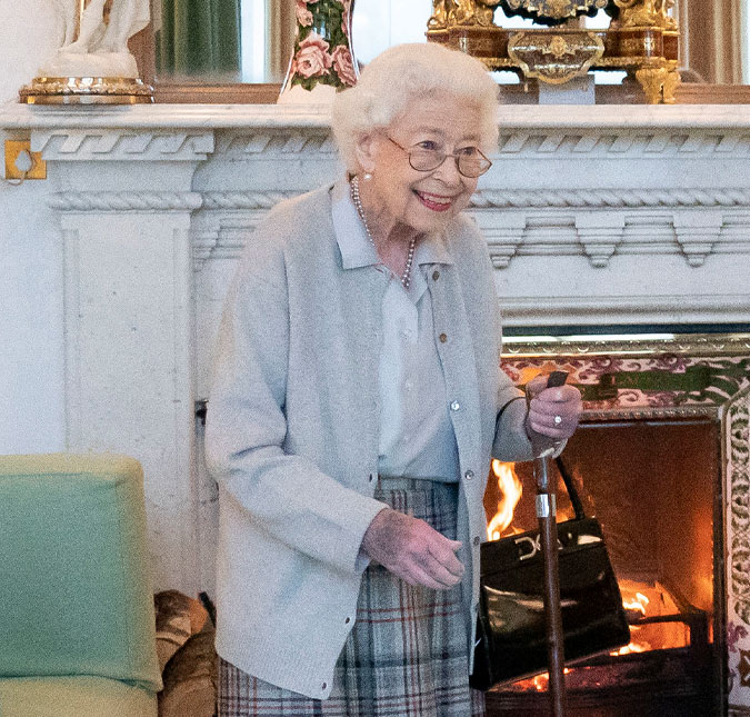 Saúde da Rainha Elizabeth II causa preocupação e ela está sob supervisão médica