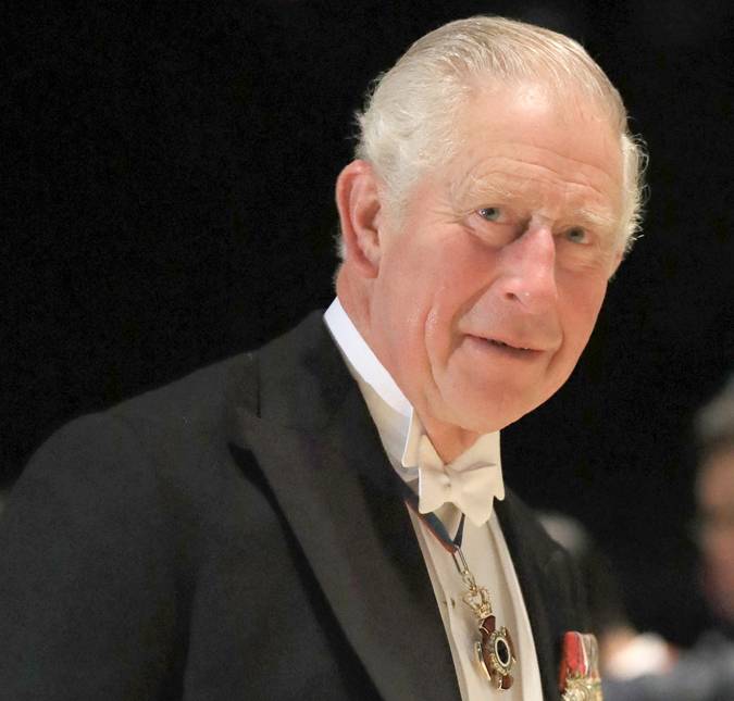 Em primeira visita ao País de Gales, Rei Charles III é vaiado por boa parte do povo que estava na rua