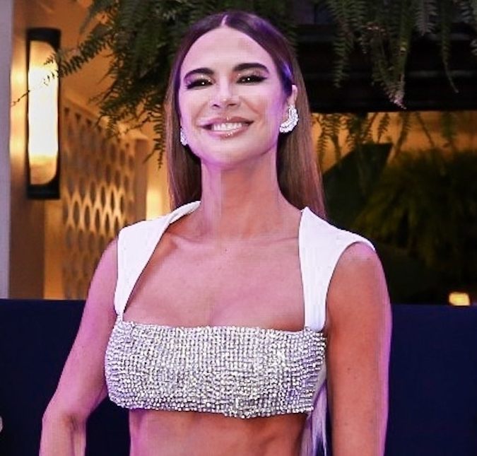 Luciana Gimenez arrasa posando de <I>lingerie</i> nas redes sociais, veja!