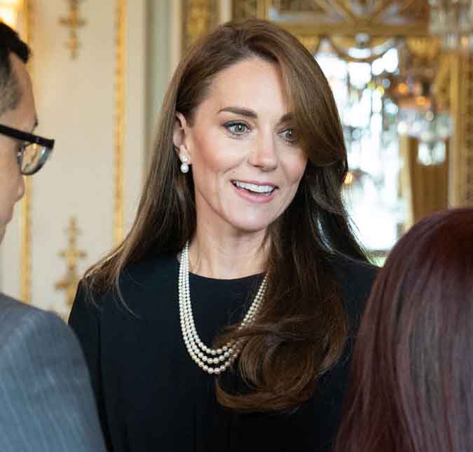 Kate Middleton faz homenagem para a rainha Elizabeth ao usar colar de pérolas, diz site