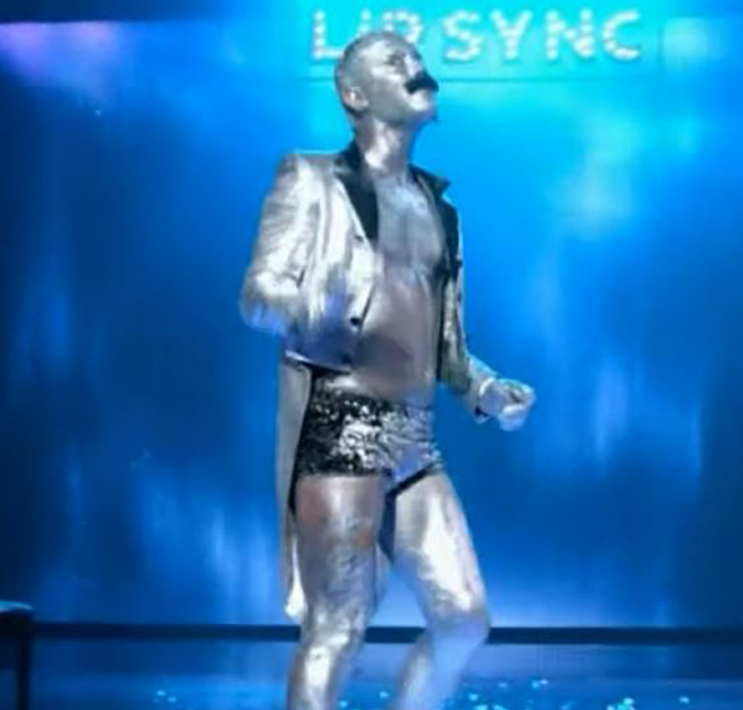 Eduardo Sterblitch viraliza nas redes sociais após aparecer de Freddie Mercury Prateado no <i>Domingão</i>: <i>Perfeito</i>