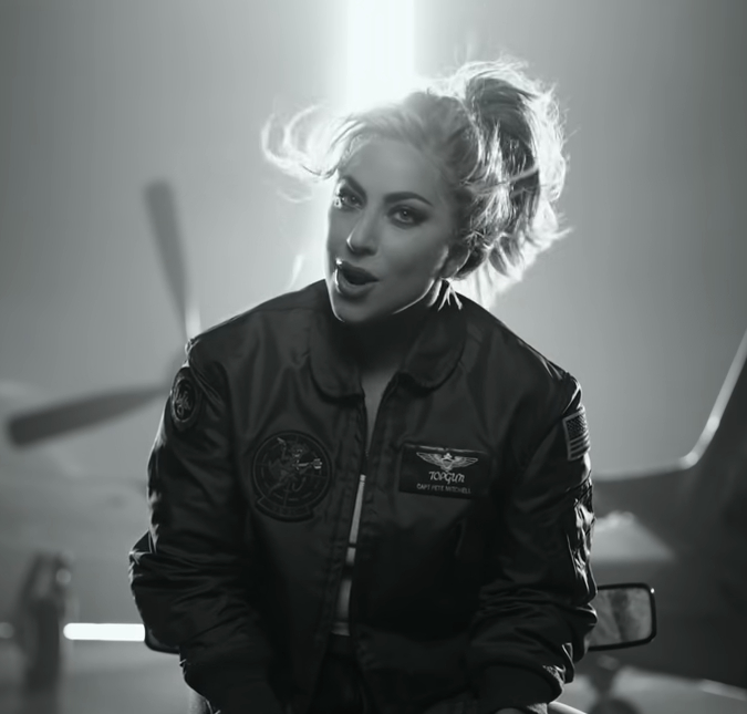 Lady Gaga aparece chorando nas redes sociais e fala sobre não conseguir terminar <I>show</i>