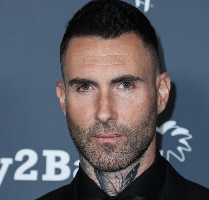Em meio a polêmica, fala de Adam Levine volta a causar bafafá: <i>Monogamia não está em nossa composição genética</i>