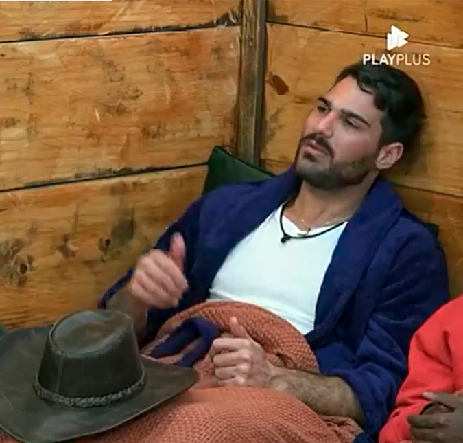 Como novo Fazendeiro, Shayan cogita colocar Deborah e Deolane para trabalharem juntas. Veja o que rolou em <i>A Fazenda</i>!
