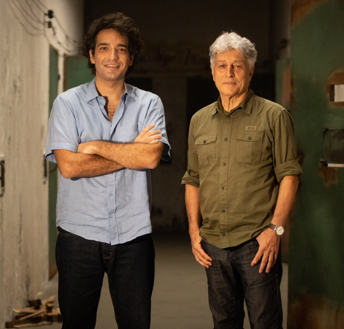 Humberto Carrão comemora estreia de <i>Rota 66</i>, série em que vive Caco Barcellos
