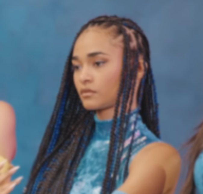 Mãe Dináh? Mélanie Thomas também comentou na publicação de Any e - sem querer - acabou prevendo o futuro ao chamá-la de superestrela: Any, eu te amo muito! Muito empolgada pela sua jornada. Superestrela. Mal posso esperar para você arrasar.