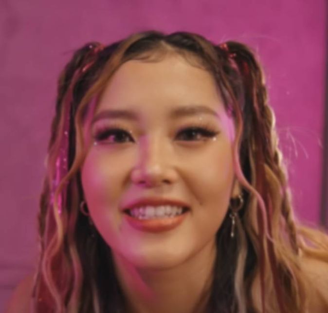 Já Heyoon Jeong, representante da Coréia do Sul não escondeu seu amor pela cantora: Love you Any. So proud of how much we’ve grown together & excited for your next journey. Te amo.