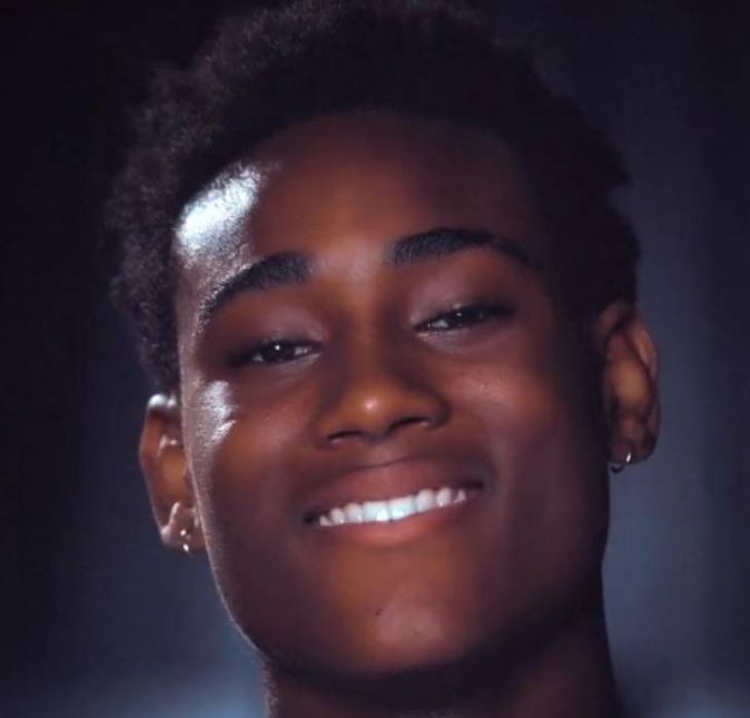 O britânico Lamar Morris também comentou na publicação de Any. Ele revelou que está animado para os novos trabalhos e músicas da amiga: Mega orgulhoso de você! Mal posso esperar para ver no que você está trabalhado. Te amo!