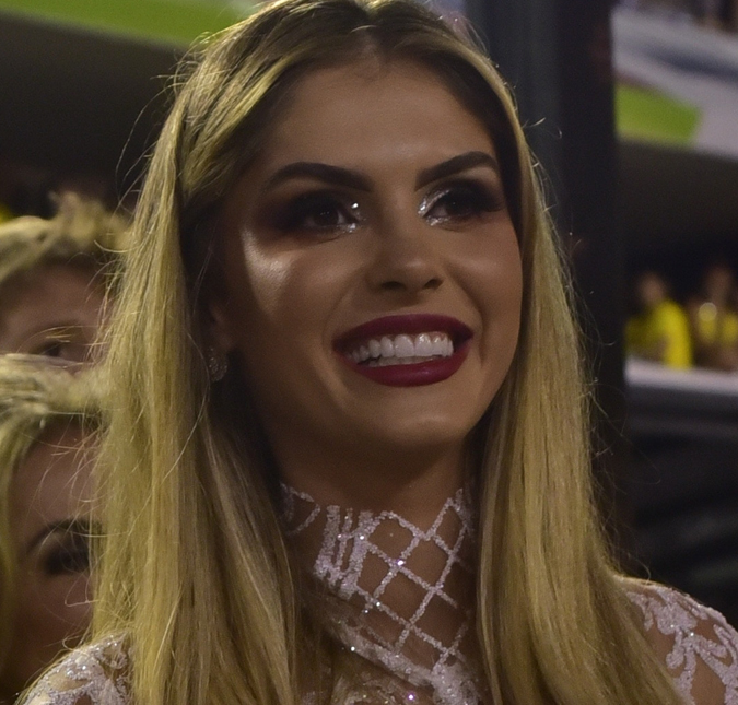 Bárbara Evans batiza a filha e semelhança da bebê com o avô chama atenção: <i>Parece muito!</i>