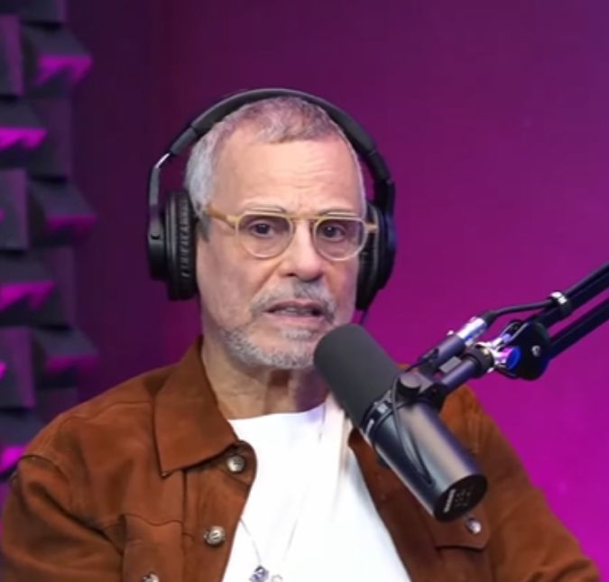 O coreógrafo trabalha com o cantor há mais de 18 anos e explicou a situação em podcast