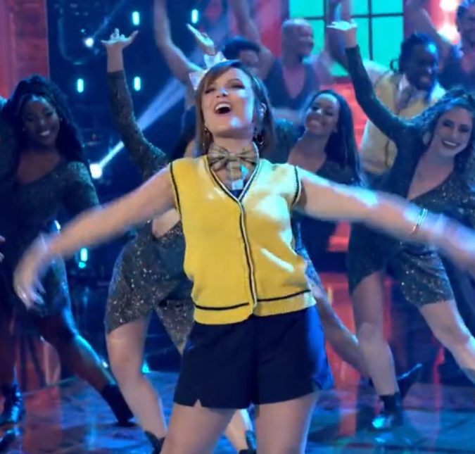 Larissa Manoela dubla tema de <I>Carrossel</i> no <I>Lip Sync</i> e <I>web</i> fica enlouquecida