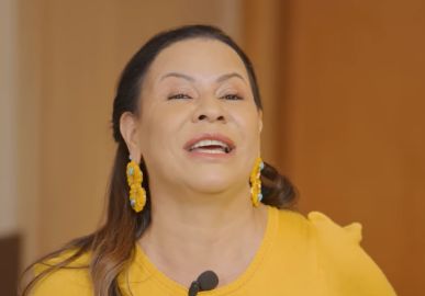 Dona Ruth, mãe de Marília Mendonça, revela personalidade da filha: <I>- A gente era entre tapas e beijos!</i>