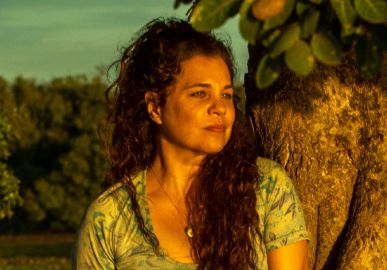 Isabel Teixeira fala sobre cirurgia de retirada das mamas após diagnóstico de síndrome: <I>Minha vida mudou muito e para melhor</i>