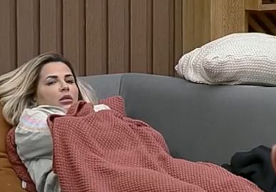 Deolane arrependida, alfinetadas e estratégias de voto... Confira tudo que rolou na madrugada em <i>A Fazenda</i>