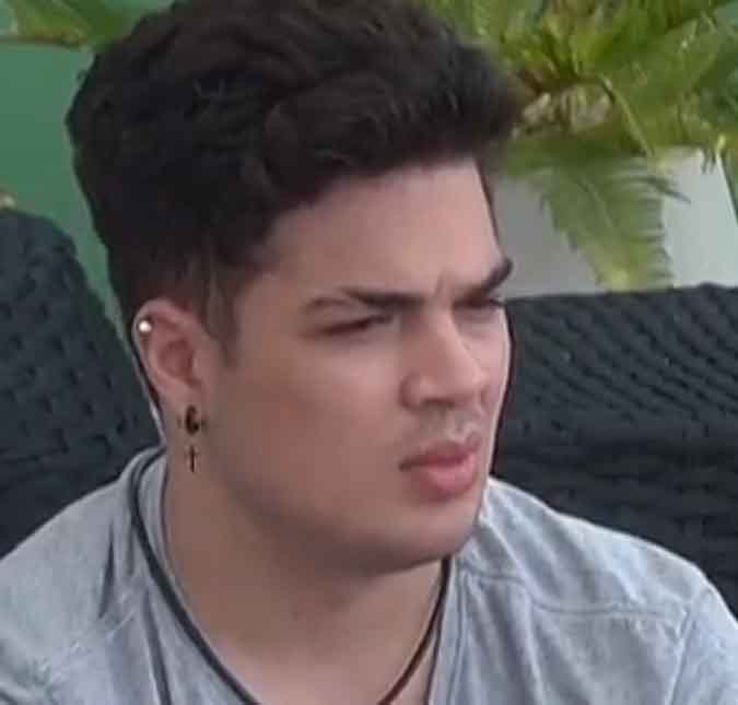 Lucas Santos é criticado na <i>web</i> após conversa polêmica com Deolane Bezerra