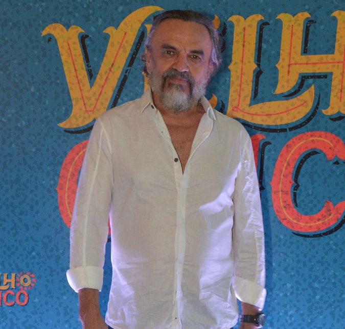 Estreia de Todas as Flores é adiada após prisão de José Dumont por pedofilia Algumas cenas da trama foram regravadas