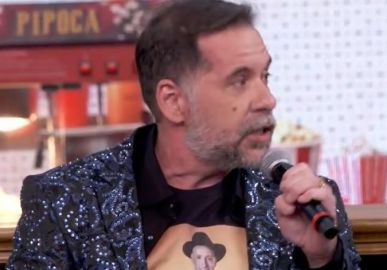 Leandro Hassum homenageia Paulo Gustavo e emociona Déa Lúcia