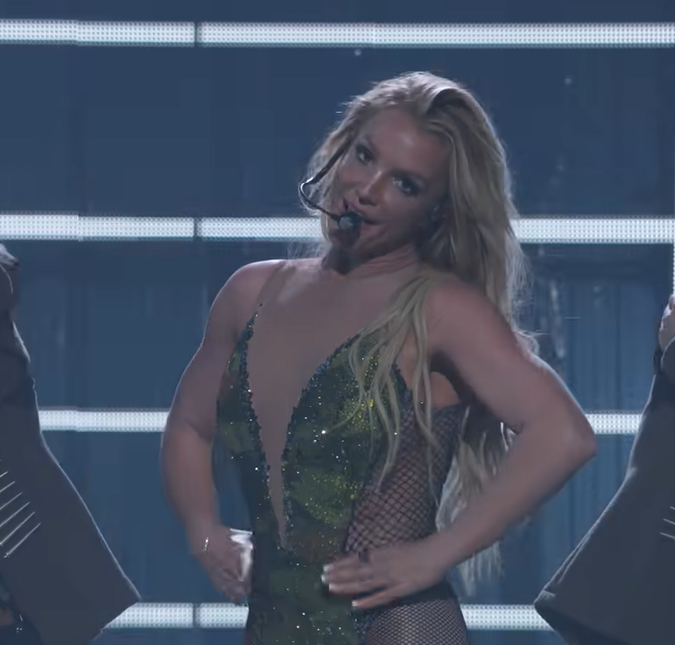 Mãe de Britney Spears aparece publicamente pedindo perdão para a cantora
