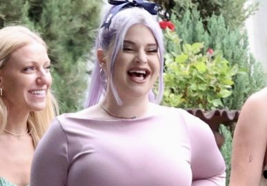 Kelly Osbourne revela que Ozzy Osbourne está animado com a chegada do neto