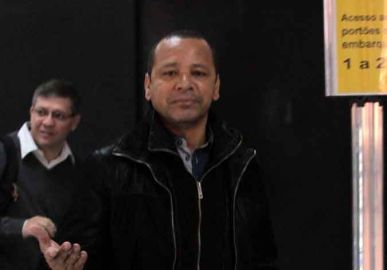 Pai de Neymar sofre acidente em Paris e é levado às pressas para hospital, diz site