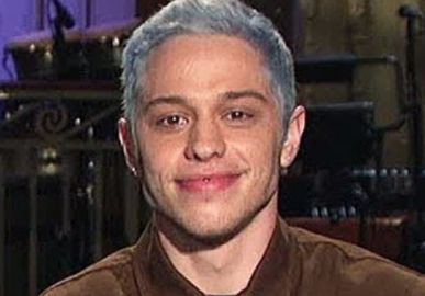 Pete Davidson pode ter removido tatuagem feita para Kim Kardashian, diz jornal