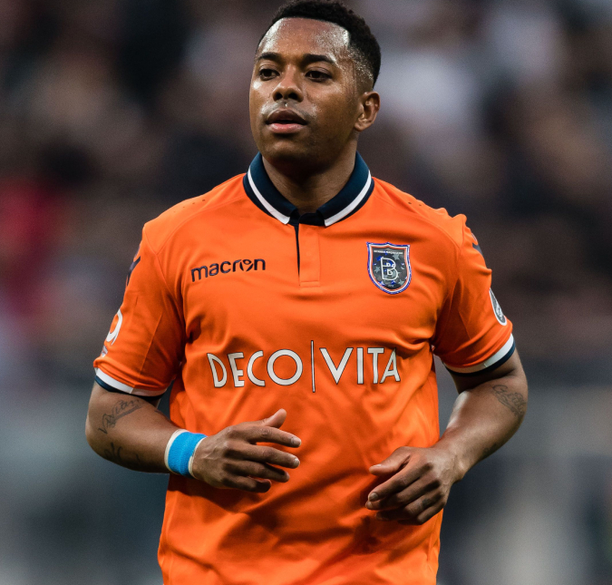 Após caso de estupro na Itália, Robinho pode cumprir pena de nove anos no Brasil