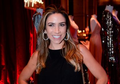 Patrícia Abravanel recebe festa surpresa da família: <i>A vida é boa</i>
