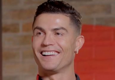 Cristiano Ronaldo vendeu carro de luxo mais barato só para conseguir número de telefone de cantora internacional, diz ex-massagista do atleta
