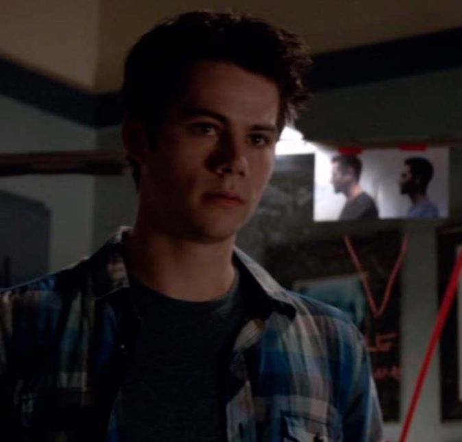 Não dá para falar de Teen Wolf e deixar Stiles Stilinski de fora! Como um dos melhores personagens, mesmo sem super poderes, Dylan O'Brien conquistou o coração do público e dos produtores também! O ator ficou conhecido por ser bastante versátil e ainda enquanto estava na série, viveu o personagem Thomas em Maze Runner. O seu último projeto se chama Influencer de Mentira e foi lançado ainda em 2022, levando todas as adolescentes à loucura ao ver Dylan com o cabelo descolorido e bem diferente de seu personagem na série adolescente. Não dá para falar de Teen Wolf e deixar Stiles Stilinski de fora! Como um dos melhores personagens, mesmo sem super poderes, Dylan O'Brien conquistou o coração do público e dos produtores também! O ator ficou conhecido por ser bastante versátil e ainda enquanto estava na série, viveu o personagem Thomas em Maze Runner. O seu último projeto se chama Influencer de Mentira e foi lançado ainda em 2022, levando todas as adolescentes à loucura ao ver Dylan com o cabelo descolorido e bem diferente de seu personagem na série adolescente.