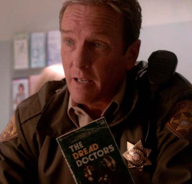 O ator Linden Ashby deu uma acalmada em sua carreira e o papel mais especial que fez nos últimos anos foi no filme lançado pela Netflix, Continência ao Amor. O ator Linden Ashby deu uma acalmada em sua carreira e o papel mais especial que fez nos últimos anos foi no filme lançado pela Netflix, Continência ao Amor.