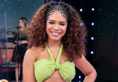 Maria, do <i>BBB22</i>, faz as pazes com o pai e ele posta foto trabalhando em sauna <i>gay</i>