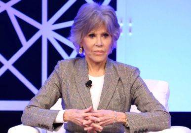 Após descobrir câncer, Jane Fonda faz primeira aparição pública