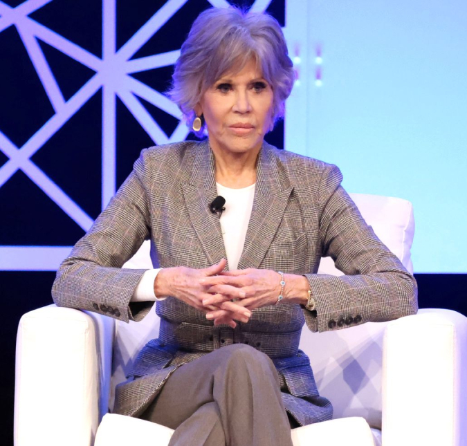 Após descobrir câncer, Jane Fonda faz primeira aparição pública
