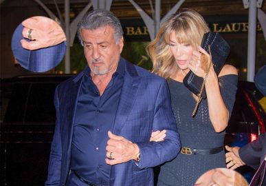 Sylvester Stallone e Jennifer Flavin são vistos usando alianças após reconciliação