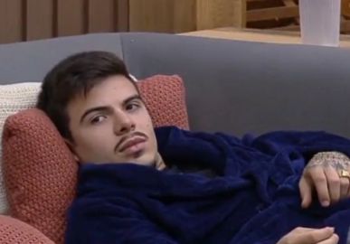 Thomaz Costa causa punição, Deolane e aliados planejam voto para a roça, Shay chama Lucas de falso... Saiba tudo que rolou nesta madrugada em <I>A Fazenda 14</I>