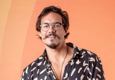 Eliezer revela que está enjoado e faz brincadeira: <i>Sintomas da gravidez passaram para mim</i>