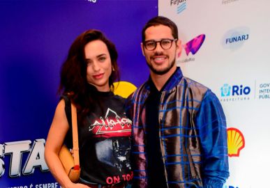 José Loreto e Rafa Kalimann chegam juntos em pré-estreia de filme; veja os <i>looks</i> dos famosos que foram ao <i>Festival do Rio</i>