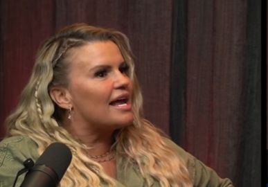 Kerry Katona, ex-membro de <I>Atomic Kitten</I>, revela que George Kay ameaçou injetar drogas em sua filha