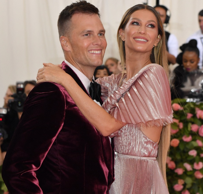 Estrela de filmes adultos se oferece para <i>consolar</i> Tom Brady em meio à crise no casamento com Gisele Bündchen