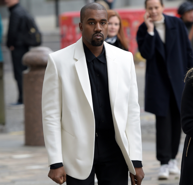 Kanye West mostra vídeo pornográfico durante reunião de negócios e causa desconforto