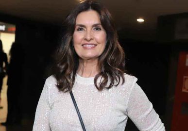 Fátima Bernardes compartilha fotos da infância e encanta a <i>web</i>