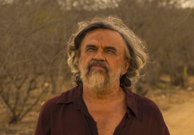 Advogado da família de suposta vítima de José Dumont se pronuncia: <i>Pela idade não sabe muito bem o que aconteceu</i>