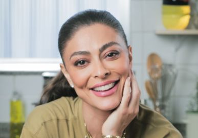 Taça de vinho gigante, linda declaração e foto com a família... Confira como Juliana Paes celebrou o aniversário do marido