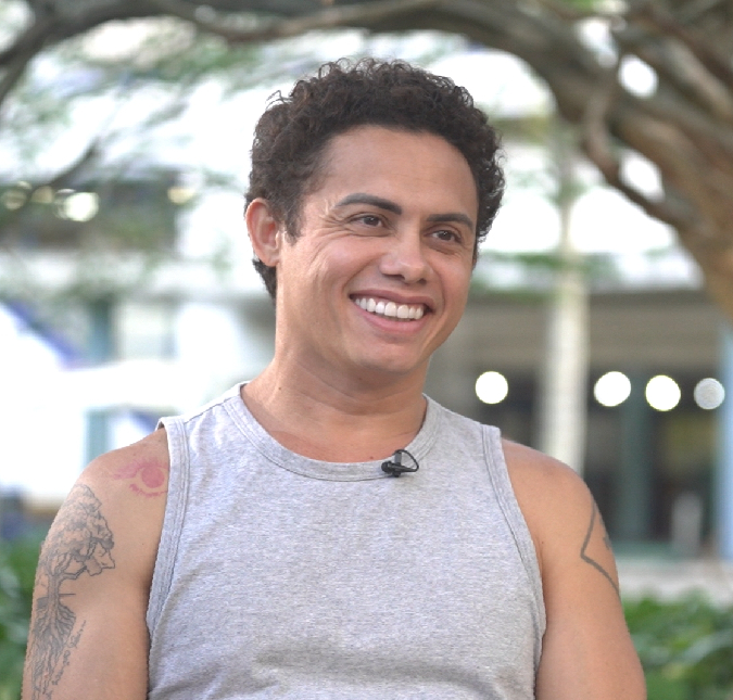 Saudade de <i>Pantanal</i>? Silvero Pereira diverte a <i>web</i> com missa de sétimo dia de Zé Leôncio