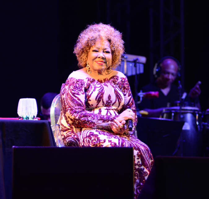 Após pausa para cuidar da saúde, Alcione faz <i>show</i> emocionante no <i>Oktoberfest Rio: Estava com muitas saudades</i>