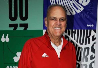 Oscar Schmidt nega que tenha parado quimioterapia por conta própria e alega estar curado: <i>Estou seguindo o conselho do meu médico</i>